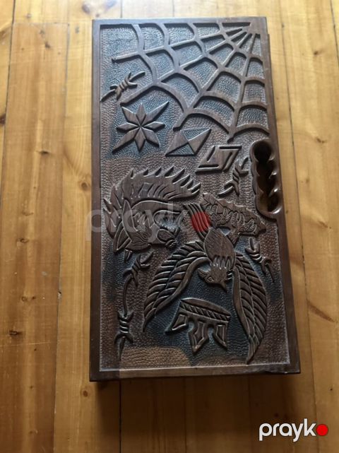 Ağac oyma naxışlı nərd/şahmat lövhəsi Əl - Material: bərk ağac, tünd — Bakı