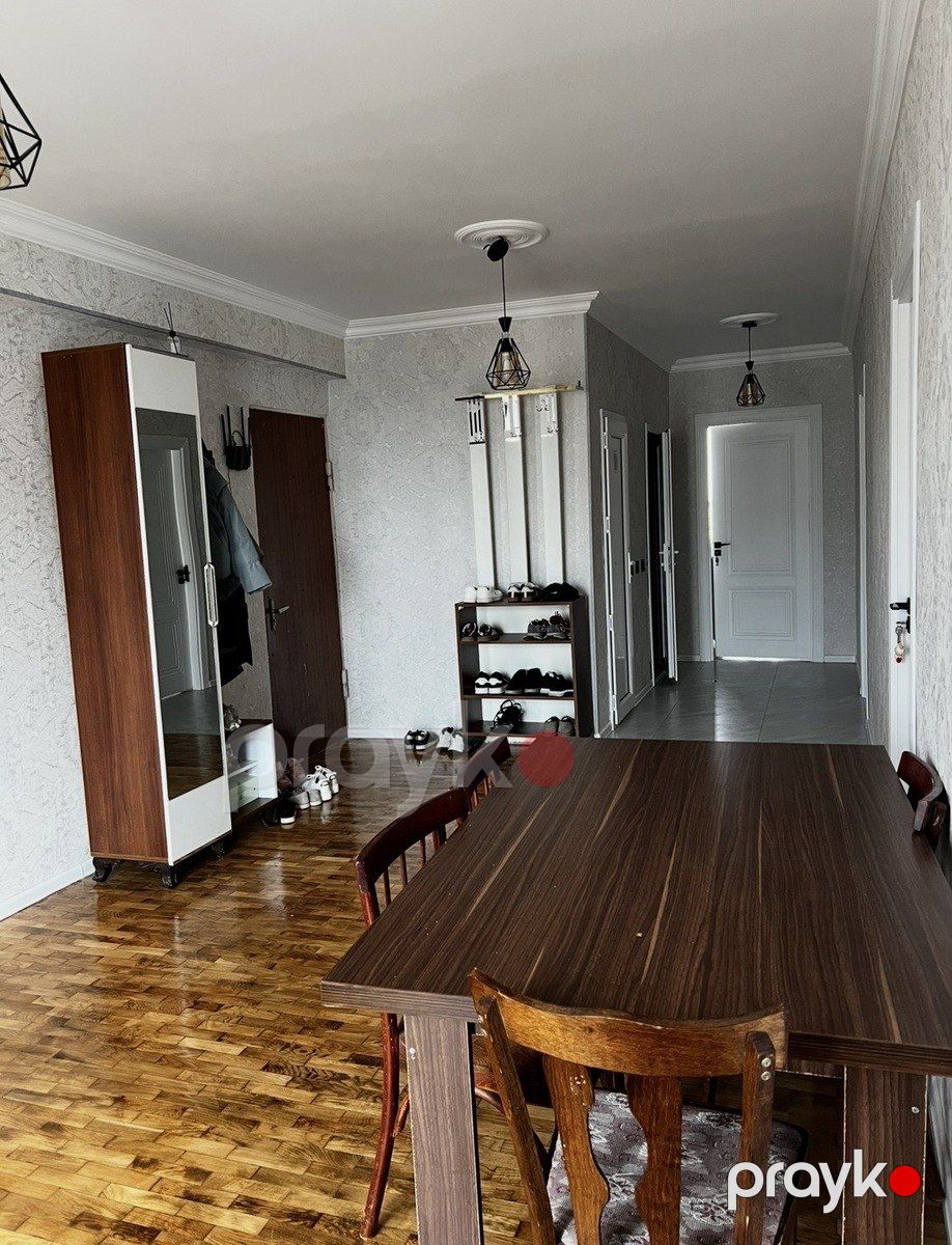 İcarəyə verilir 5 otaqlı köhnə tikili 1 m² — Mənzil, Bakı (9)