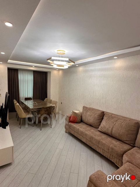 Satılır 3 otaqlı köhnə tikili 90 m² — Bakı