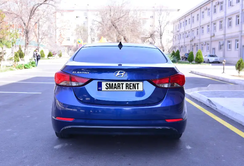 Hyundai Elantra 2015 — gündəlik icarə