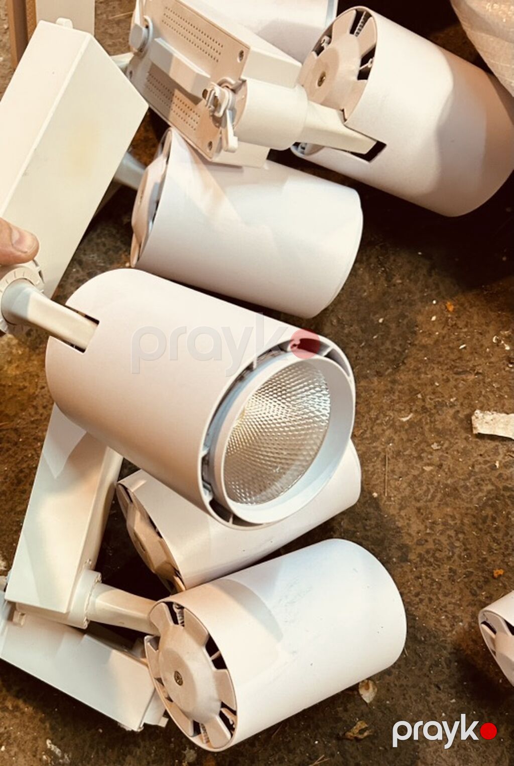 Məhsul: LED treklight proyektor lampaları (ağ korpus) Xüsusiyyətlər — Proyektor, Bakı (2)