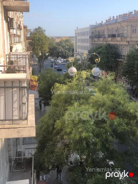 Satılır 1 otaqlı Bina evi menzil (Köhnə tikili), 42 m², Nəsimi rayonu — Bakı