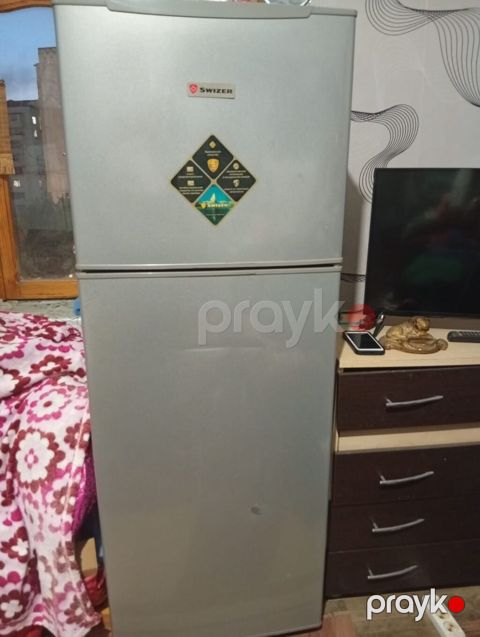 *soyuducu satilir* *qiyməti 220₼* *ünvan Hövsan z⁹⁰kod8383* — Bakı