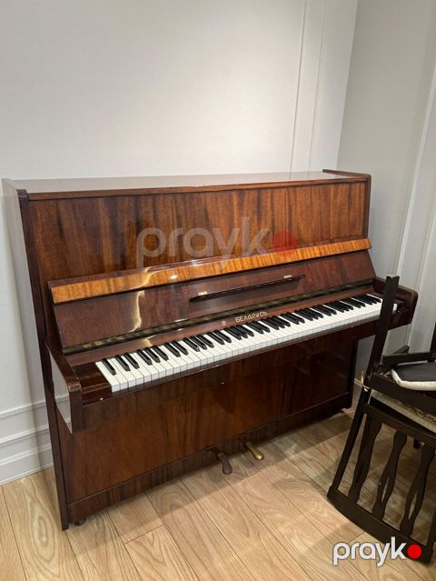 Upright piano – “Belarus” markalı. - Korpus: cilalı tünd qoz rəngli — Bakı