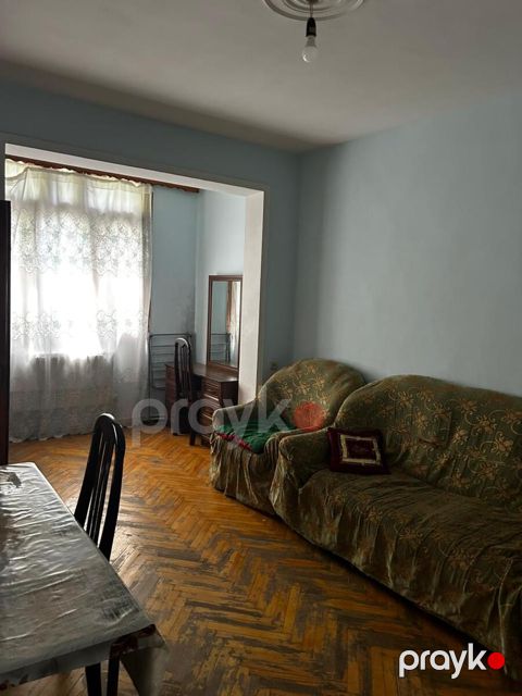 İcarəyə verilir 2 otaqlı köhnə tikili 65 m² — Bakı