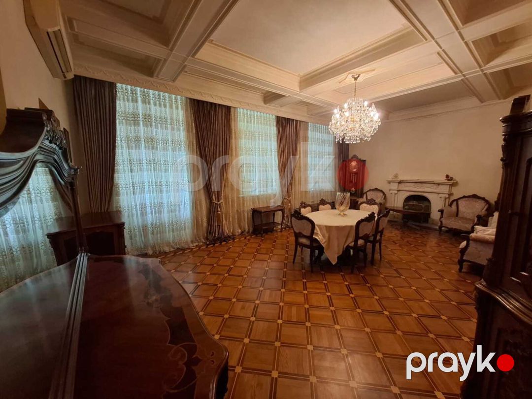 Satılır 6 otaqlı köhnə tikili 200 m² — Mənzil, Bakı (3)