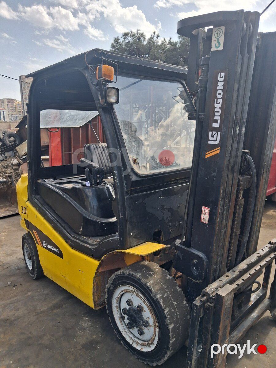 Çəngəlli yükləyici Komatsu, 2013 il — İnşaat texnikası, Bakı (2)