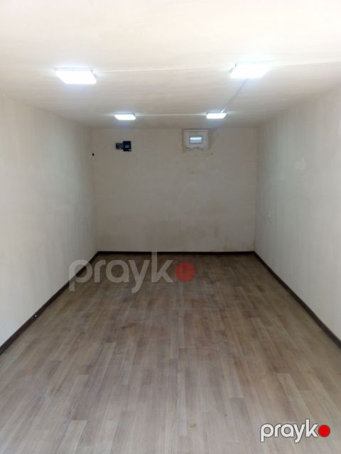 Ecemi metrosuna yaxin,goz klinikasi,ellilerin berpa merkezine yaxin — Bakı