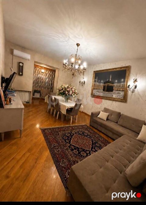 Satılır 3 otaqlı köhnə tikili 90 m² — Bakı