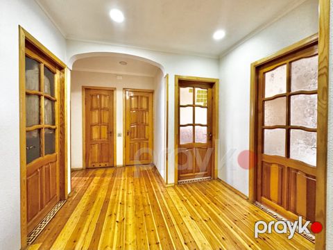 Satılır 3 otaqlı köhnə tikili 85 m²