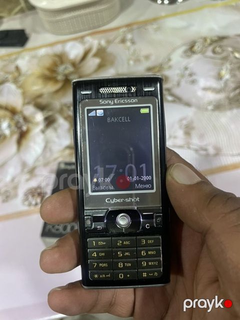 Sony 2 GB Memory Capacity, rəng - Qara, Düyməli — Bakı