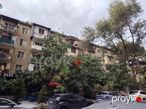 Satılır 3 otaqlı köhnə tikili 75 m² — Bakı