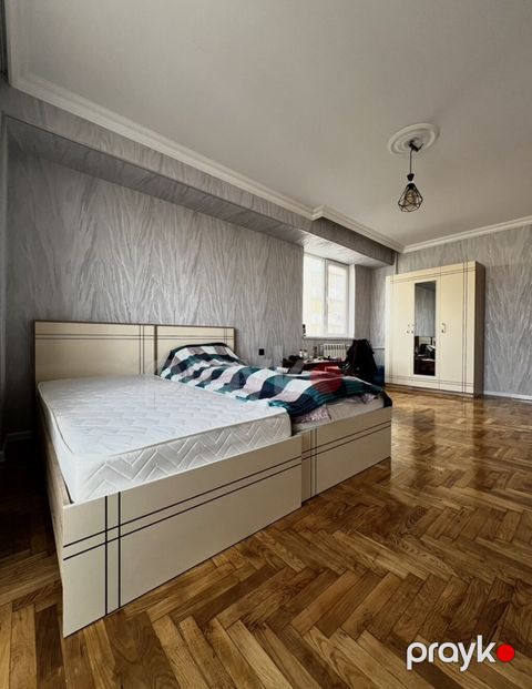 Otaq yoldaşı xanım axtarılır evdə 5 xanım qalır 5 otaqlı evdir — Bakı