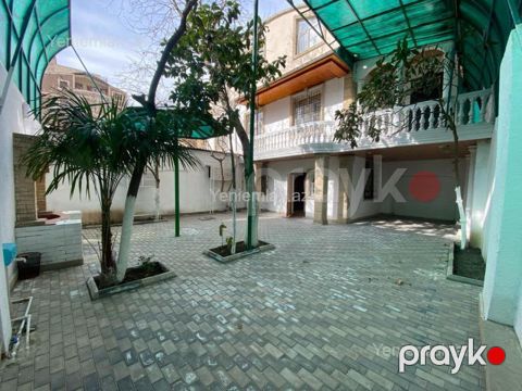 Satılır 9 otaqlı Həyət evi / Villa, 450 m², Nərimanov rayonu — Bakı