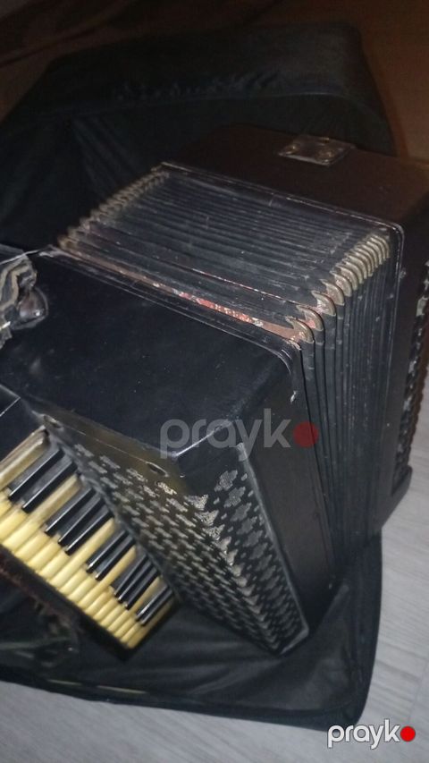 Akkordeon (piano klaviaturalı, knopkali bas tərəf) - Korpus: qara — Xaçmaz