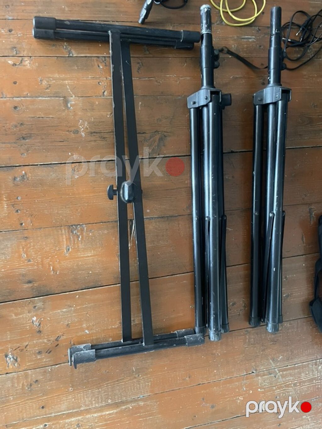 Yamaha səs avadanlığı komplekti Tərkib: - 2 ədəd Yamaha passiv — Studiya və konsert üçün, Saatlı (5)