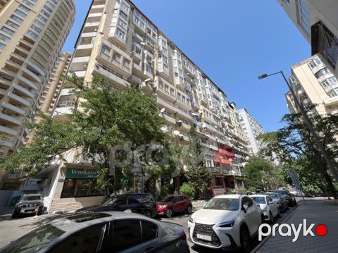 Satılır 4 otaqlı yeni tikili 200 m² — Bakı