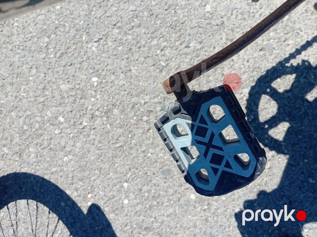 Salam gundelik surulen velodu zavod veziyyetde biraz paslanib pedallar — Avto, Oğuz (2)