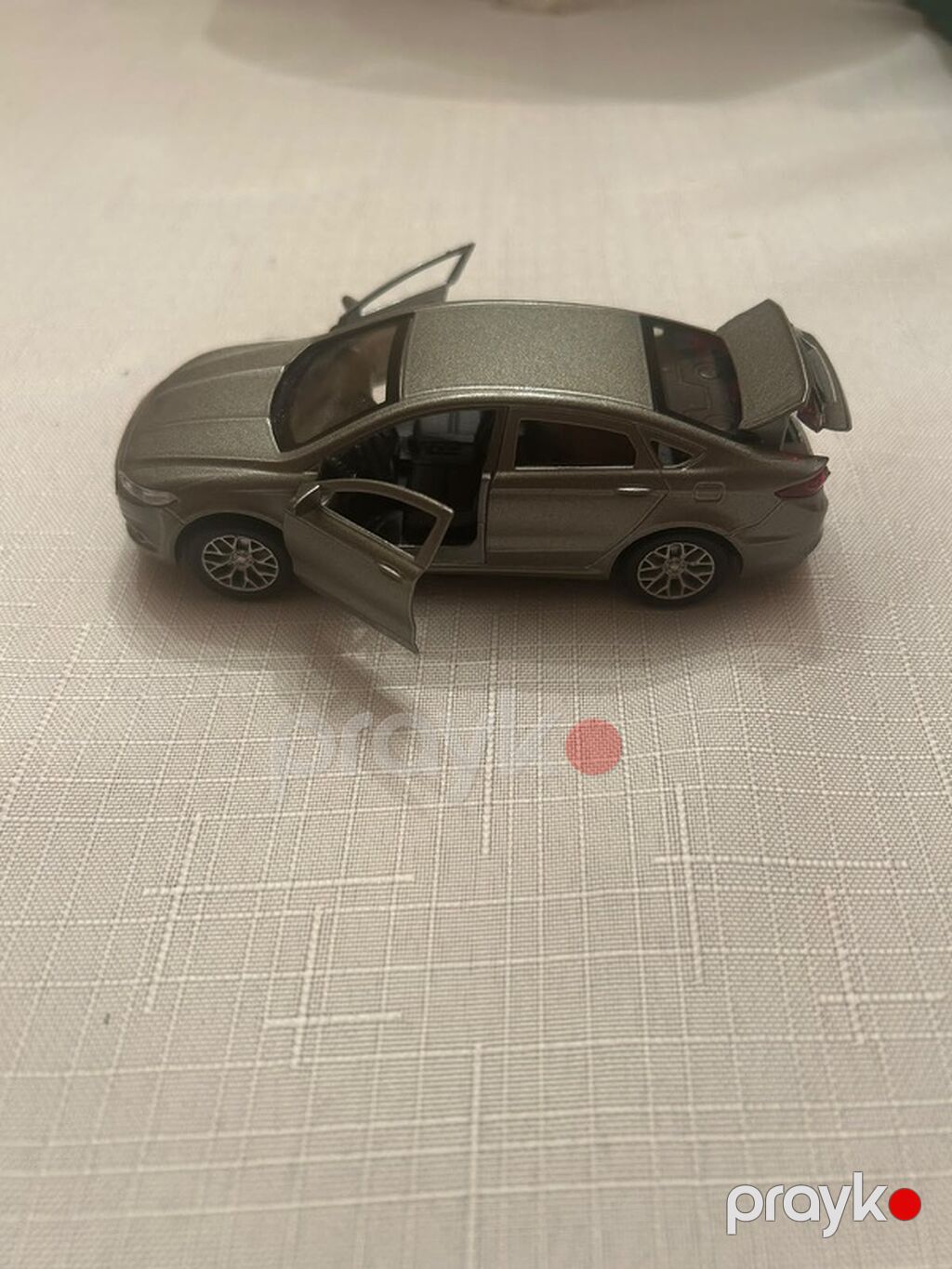 Metall oyuncaq avtomobil – sedan model - Korpus: döküm metal — Modellar, Bakı (5)
