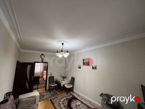 Satılır 2 otaqlı köhnə tikili 60 m² — Bakı