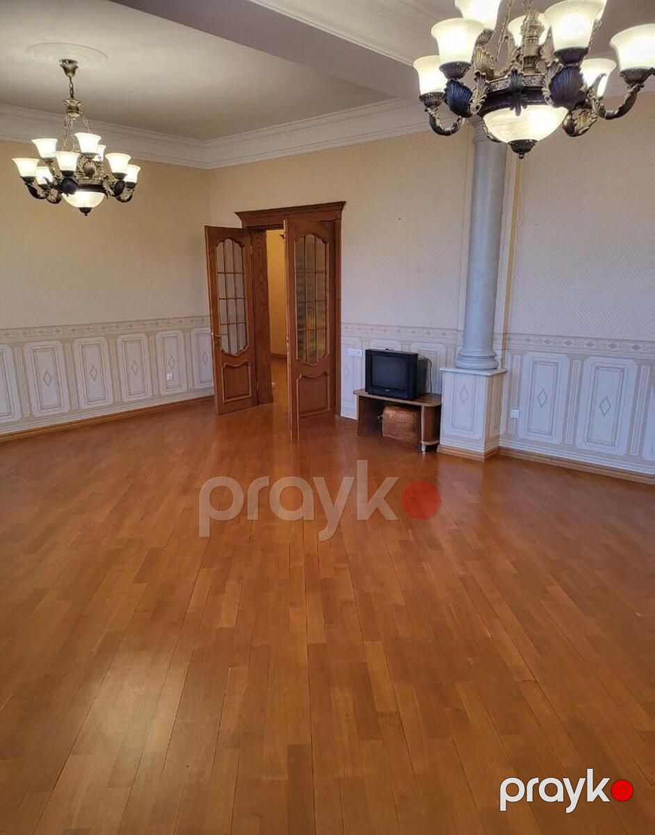 Satılır 5 otaqlı yeni tikili 220 m² — Mənzil, Bakı (4)