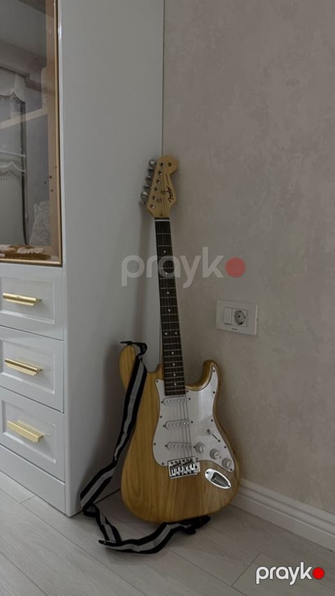 Təzədir gitar və kalonkası 800 alınıb işlədilməyib. Elektrik gitara — Bakı
