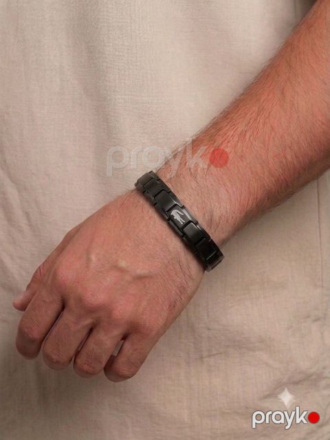 Rolex, Lacoste qolbaqları — Bakı