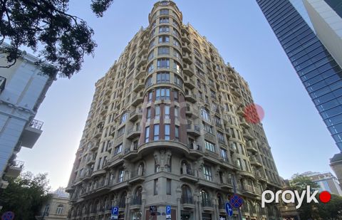 Satılır 4 otaqlı yeni tikili 246 m² — Bakı