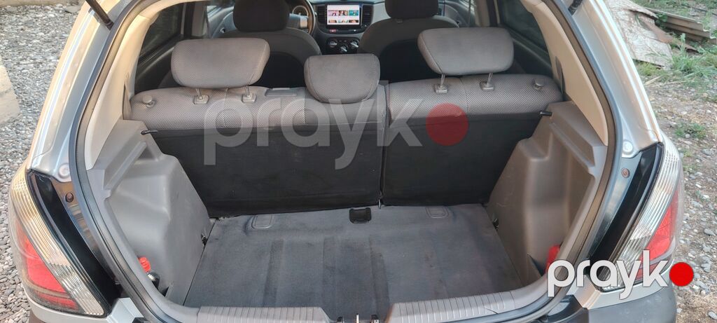 Kia Rio hatchback - Gümüş rəngli kuzov, 5 qapı - Mexaniki sürətlər — Avtomobillər, Quba (6)