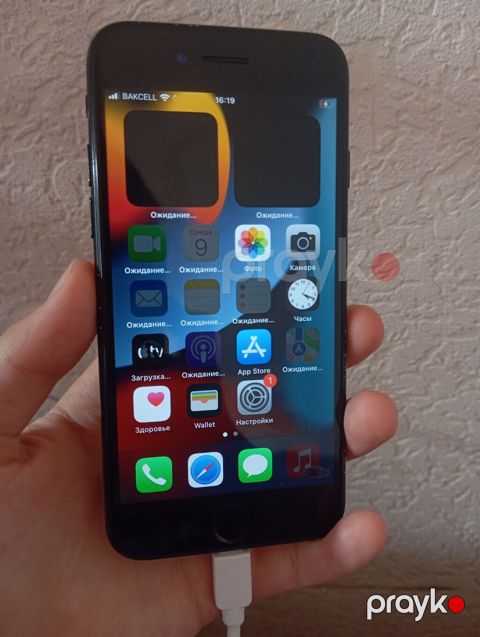 IPhone 7, 128 GB, Jet Black, Barmaq izi — Bakı