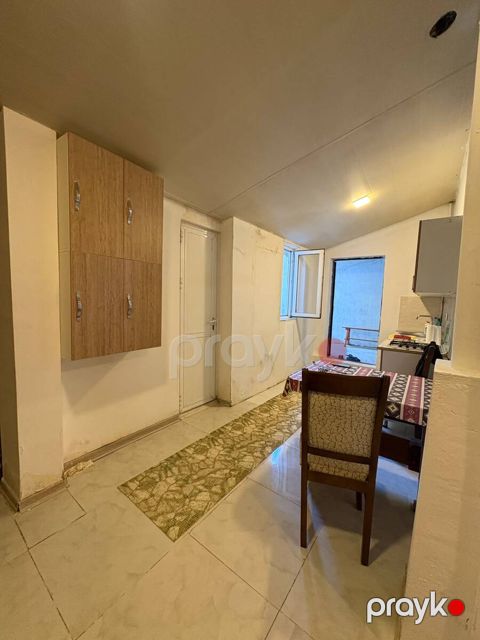 Satılır 2 otaqlı köhnə tikili 79 m² — Bakı
