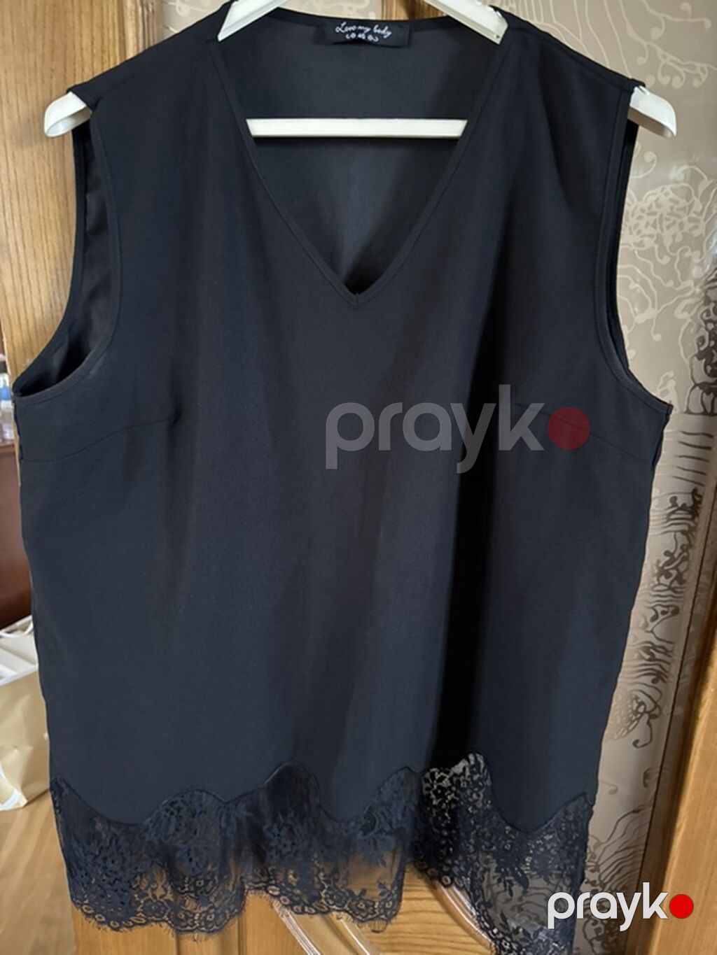 Qadın bluz – qolsuz, V formalı yaxalıq, qara rəng. - Model: düz kəsim — Makiyaj, Mehdiabad (3)