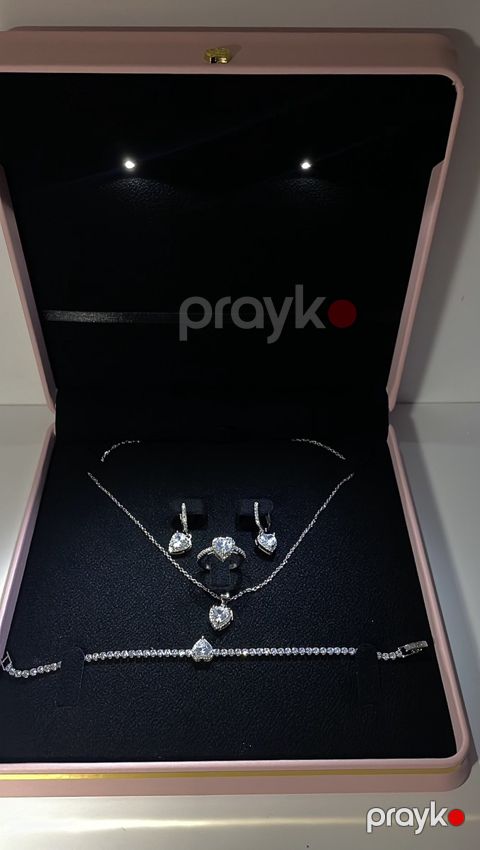 Bijuteriya dəsti Pandora — Bakı