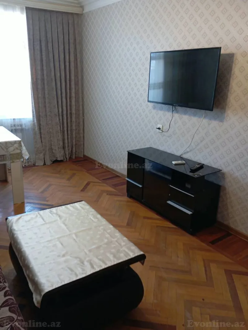 Kirayə verilir 2 otaqlı Mənzil Köhnə tikili 65 m² Bakı, Xətai r., Əhmədli m — Bakı