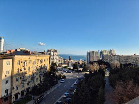 Satılır 4 otaqlı yeni tikili 200 m² — 620 000 ₼ · Bakı · Mənzil Satılır 4 otaqlı yeni tikili 200 m² — Bakı