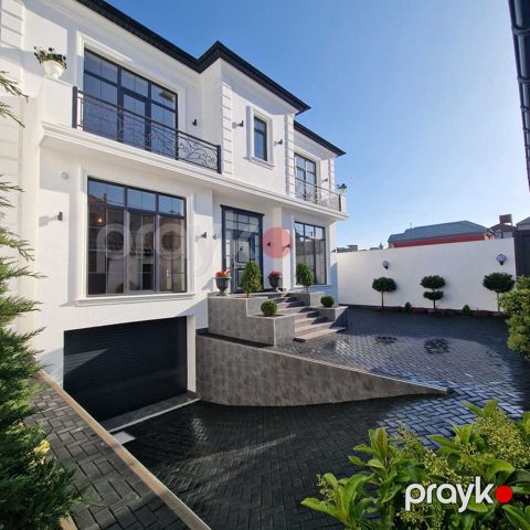 Satılır 7 otaqlı həyət evi/bağ evi 450 m² — Bakı
