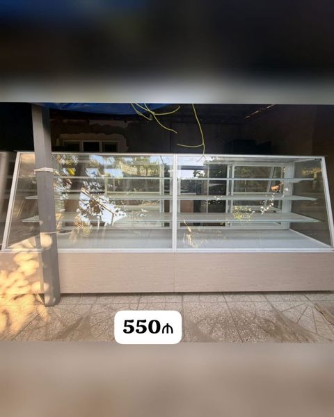 Quru tort vitrini satılır — 4 metr. - Tip: Quru tort və şirniyyat — ikinci el mallarin satisi — Vitrinlər