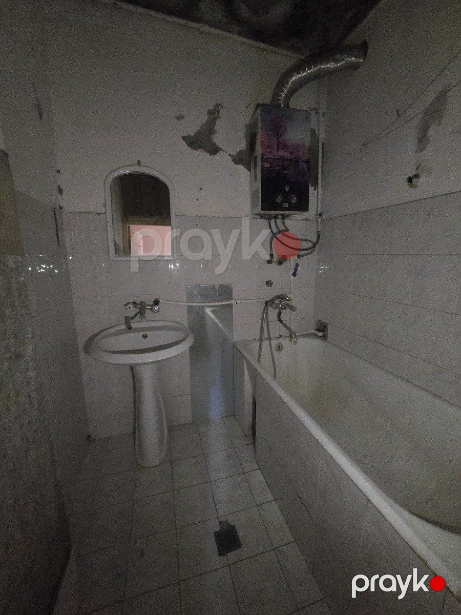 Satılır 2 otaqlı köhnə tikili 60 m² — Mənzil, Bakı (2)