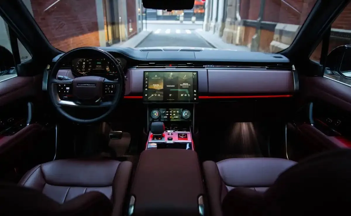 Range Rover Vogue 2025 P400 — gündəlik icarə — Minik avtomobili icarəsi, Bakı (4)