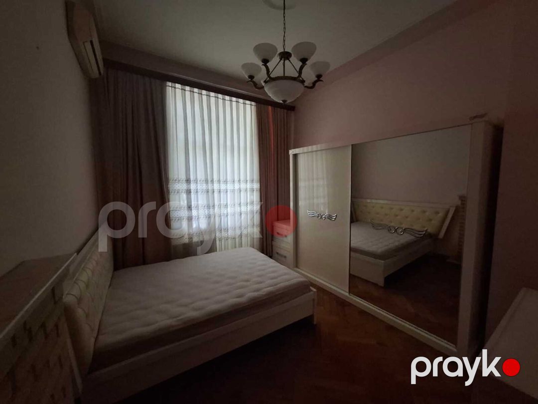 Satılır 6 otaqlı köhnə tikili 200 m² — Mənzil, Bakı (8)