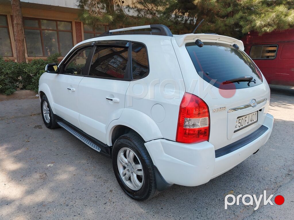 Hyundai Tucson, ağ rəngli kompakt SUV. Texniki və xüsusiyyətlər — Avtomobillər, Bakı (7)
