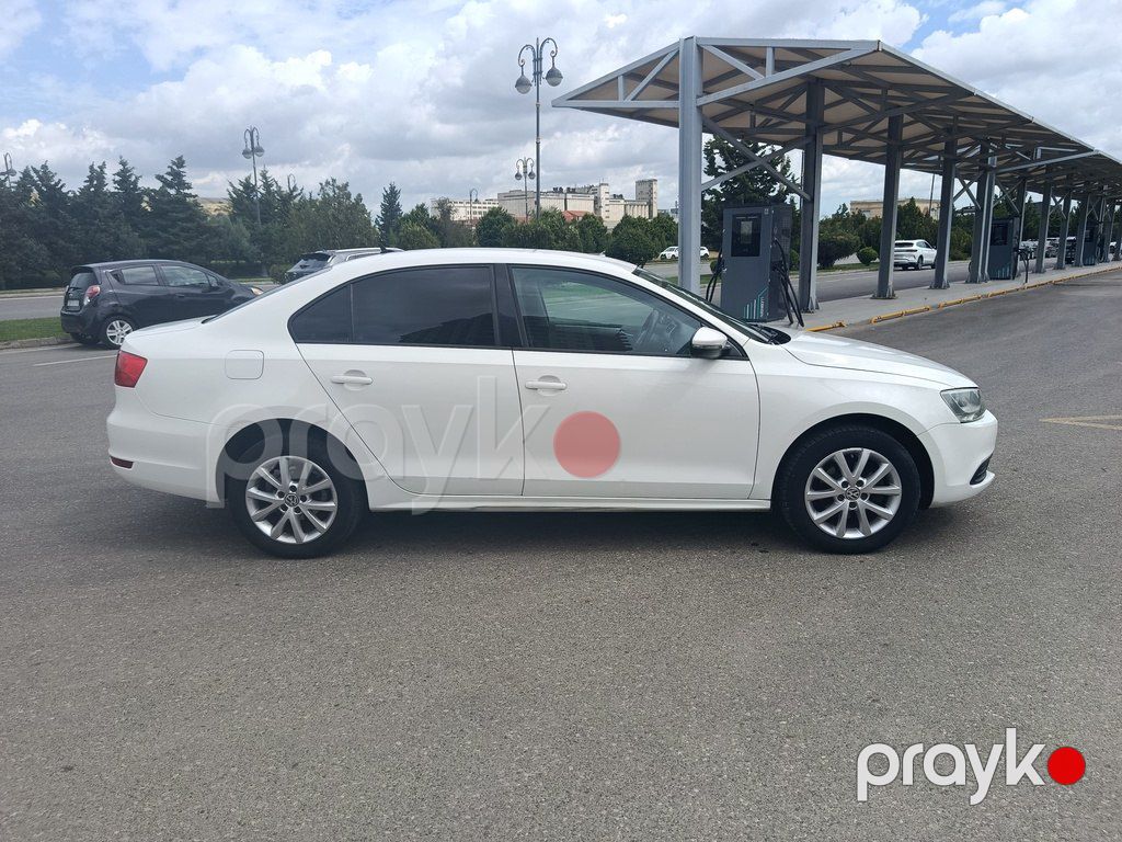 Volkswagen Jetta, 2.0 L, 2013 il, 280 000 km — Avtomobillər, Bakı (12)