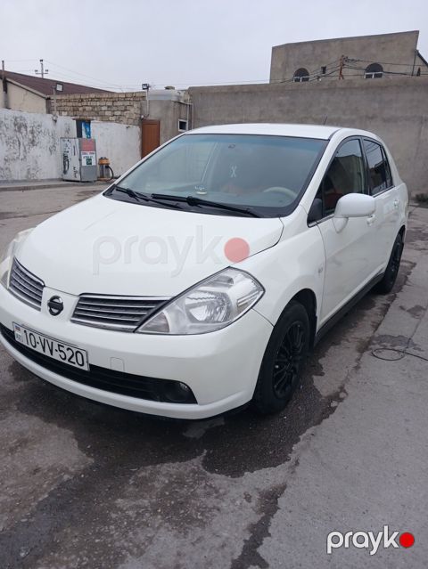 Nissan Tiida: 1.6 l 2006 il Sedan — Qobu