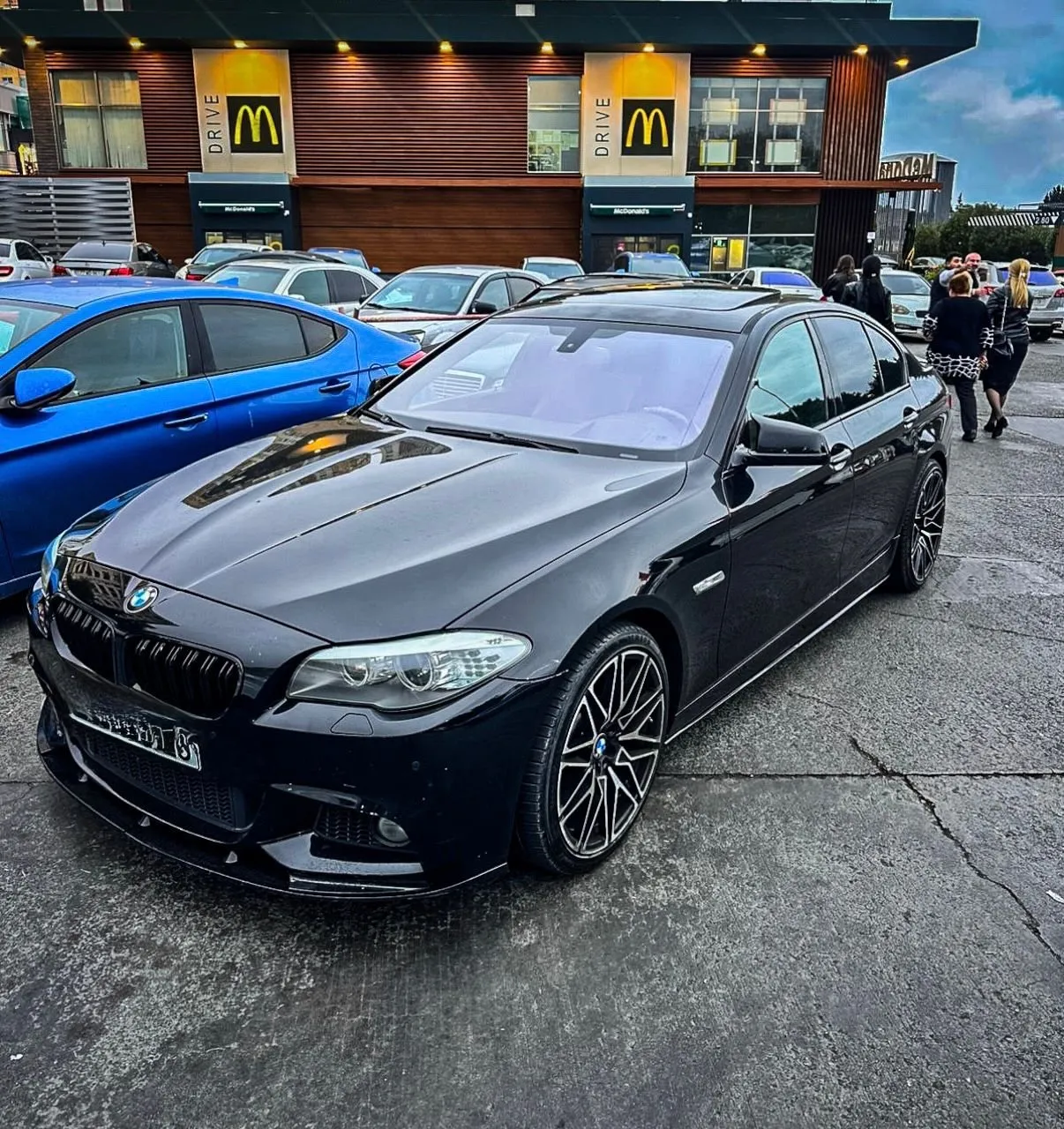 BMW 528 2016 — gündəlik icarə — Bakı