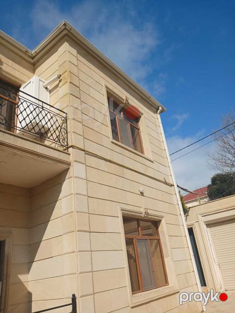 Satılır 4 otaqlı həyət evi/bağ evi 240 m² — Bakı