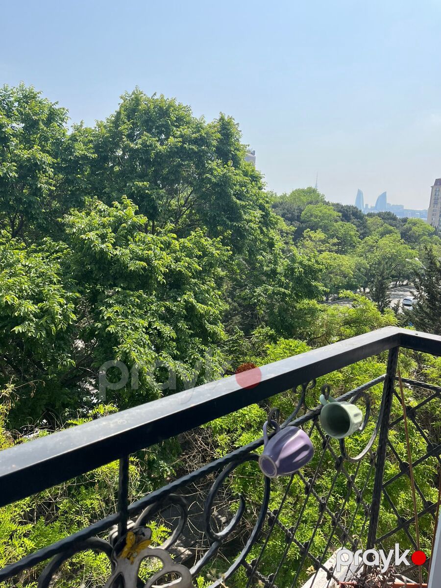 Satılır 3 otaqlı köhnə tikili 100 m² — Mənzil, Bakı (8)