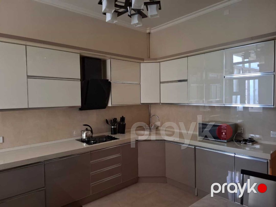 Satılır 6 otaqlı köhnə tikili 200 m² — Mənzil, Bakı (11)