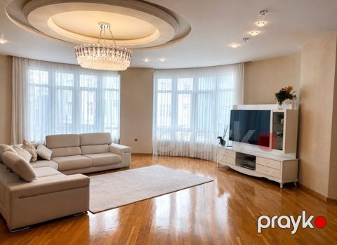 Satılır 4 otaqlı yeni tikili 240 m² — Bakı