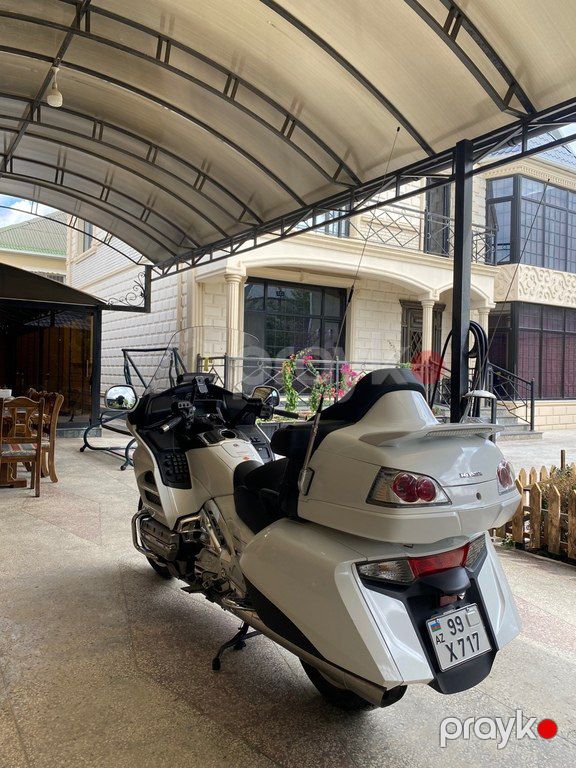 Honda Gold Wing GL 1800, 1800 sm3, 2016 il, 15 500 km — Motosikletlər, Bakı (2)