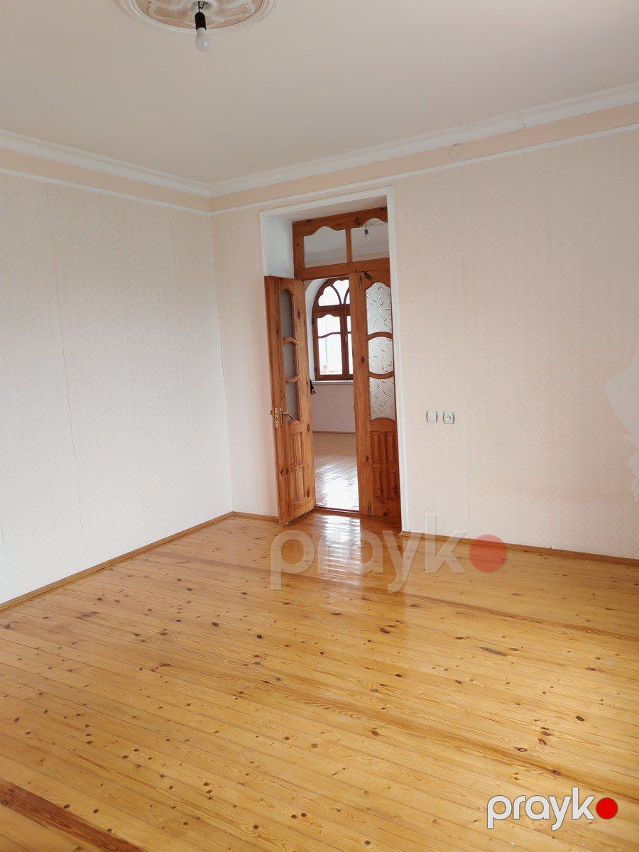Satılır 8 otaqlı həyət evi/bağ evi 300 m² — Ev, villa, Bakı (3)